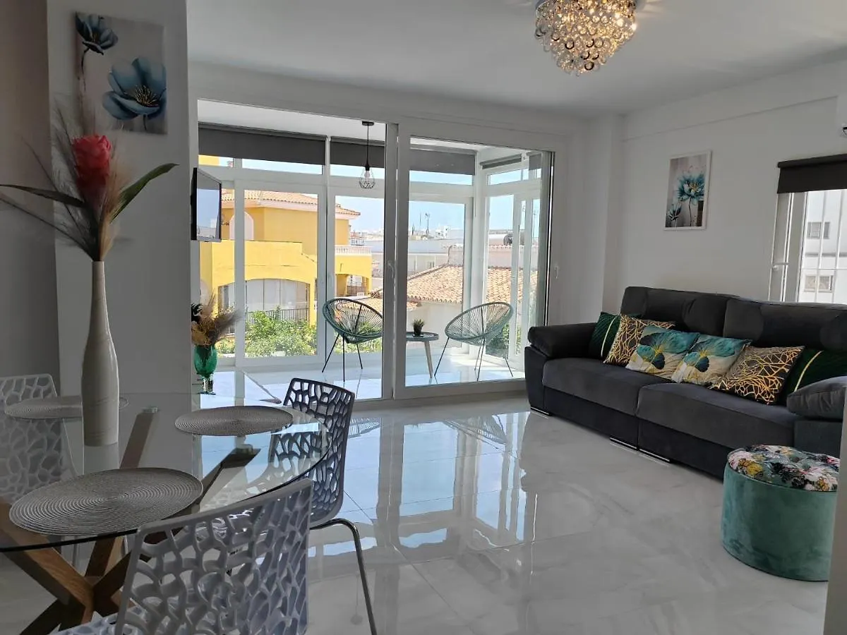 Апартаменты Apartamento La Torre,200M Hasta La Playa Бенальмадена