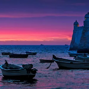 https://jano-puertatierra.hotelsincadiz.net